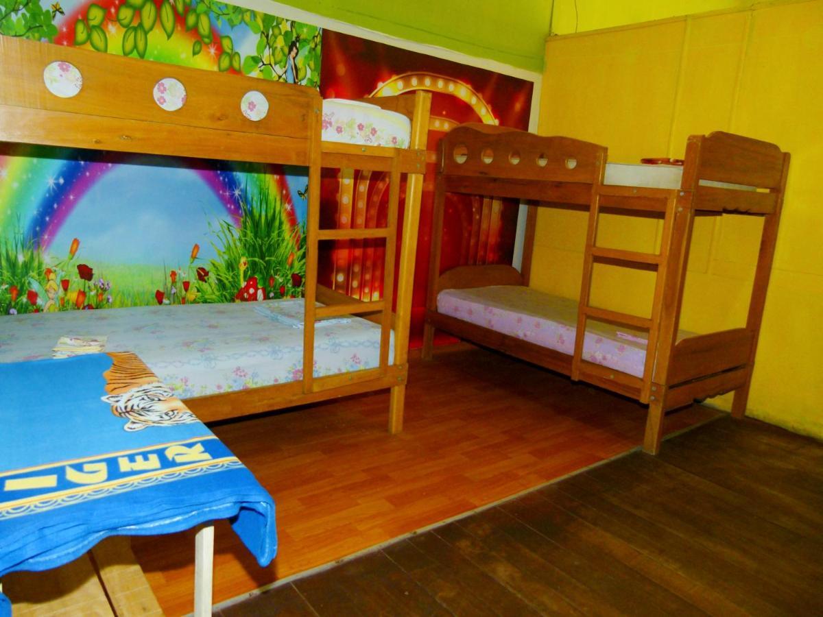 A&T Amazon Backpacker'S Bed & Breakfast Iquitos Eksteriør bilde