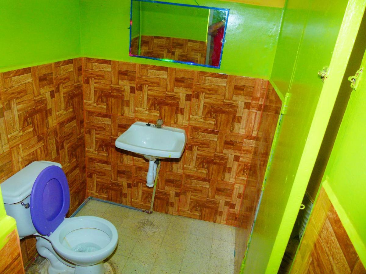 A&T Amazon Backpacker'S Bed & Breakfast Iquitos Eksteriør bilde